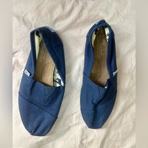 Men's blue slip-on Toms Size 9